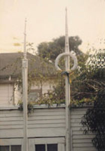 Vertical sculpture with wreath